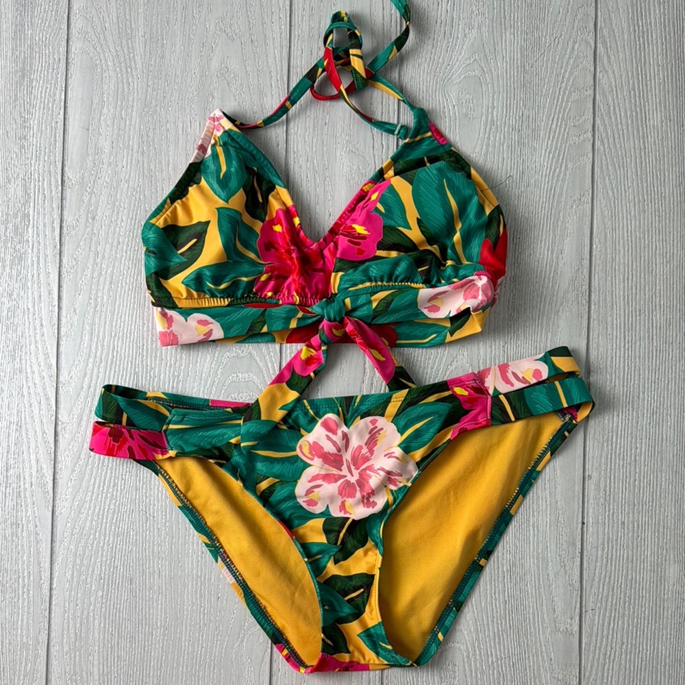 Kona Sol Swim Top, Medium, Tropical. TOP ONLY
